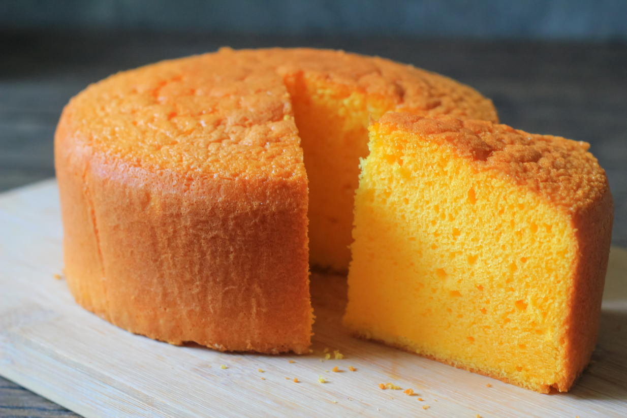 Με αυτή τη συνταγή για κέικ πορτοκάλι, θα απολαμβάνεις το γλυκό σου και στη νηστεία
