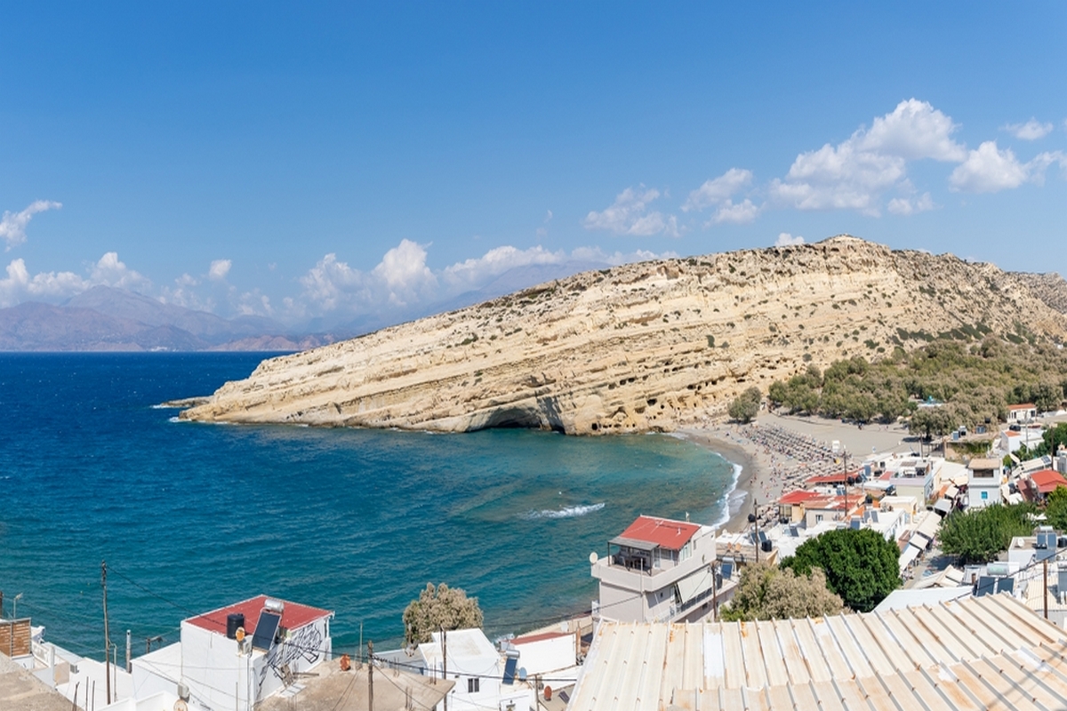 Η διάσημη ελληνική παραλία-σύμβολο μιας ολόκληρης εποχής που έγινε σίριαλ (vid)
