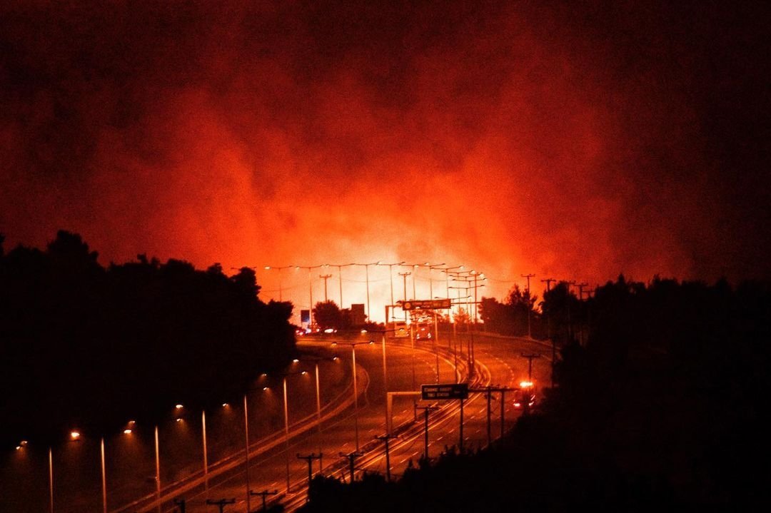 Φωτιά στις Αφίδνες: Στη μάχη με τις φλόγες 83 Γάλλοι πυροσβέστες