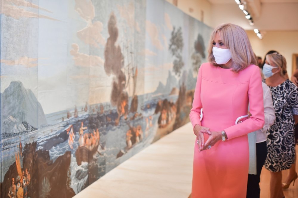 Brigitte Macron: Επισκέφθηκε το μουσείο Μπενάκη για την έκθεση «1821 Πριν και Μετά»