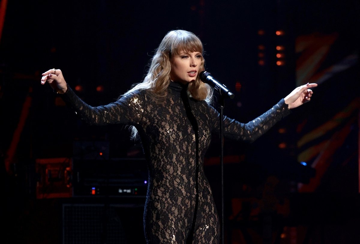 Taylor Swift: Ξεσπά κατά του Damon Albarn επειδή είπε ότι «δεν γράφει τα τραγούδια της»