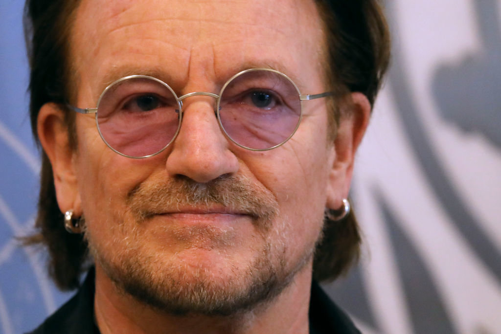 Ο Bono αποκαλύπτει ότι ντρέπεται για την μουσική και το όνομα των U2