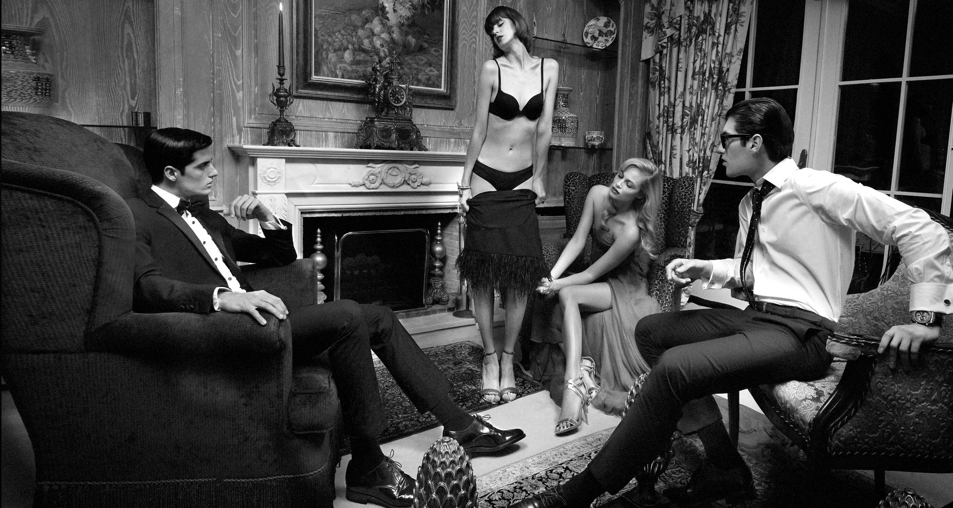 Helmut Newton: Ένα editorial – φόρος τιμής στον φωτογράφο με τα πιο ζωντανά ασπρόμαυρα