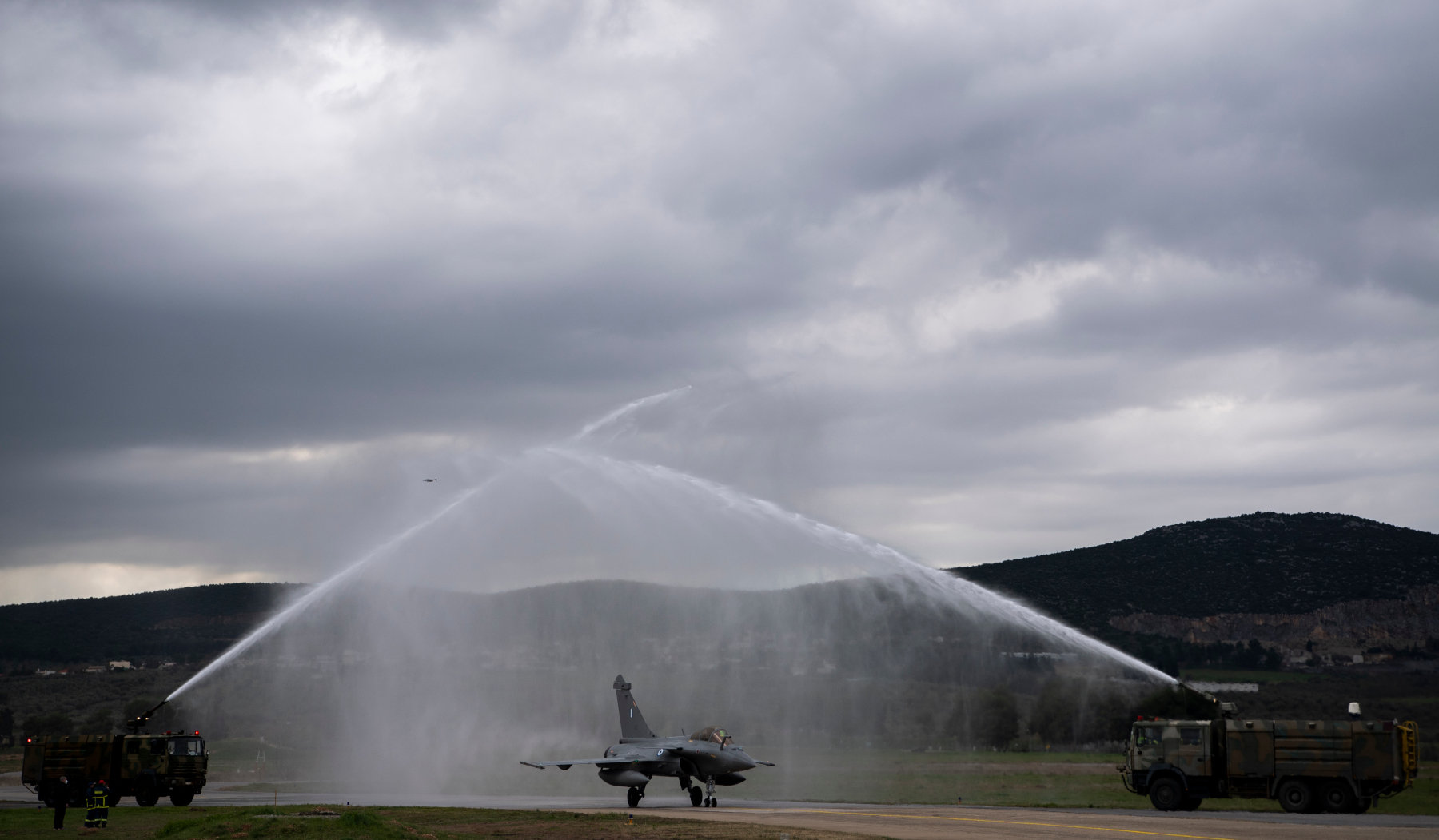 Αγιασμός των Rafale: Η Σώτη Τριανταφύλλου κάνει λόγο για σκοταδισμό – «Μητσοτάκης κι Ελλάδα εγκλωβισμένοι στην παπαδοσύνη»