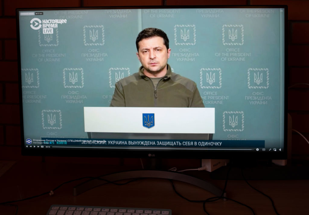 Πόλεμος στην Ουκρανία: Ο Zelensky περνάει στην αντεπίθεση – Τηλεφωνική επικοινωνία με Μητσοτάκη