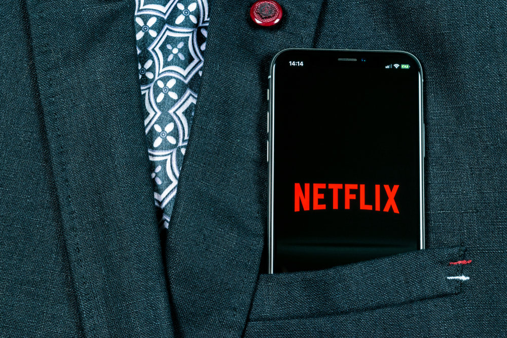 Netflix: Αναγκάζεται να προβάλλει την πολεμική προπαγάνδα του Putin