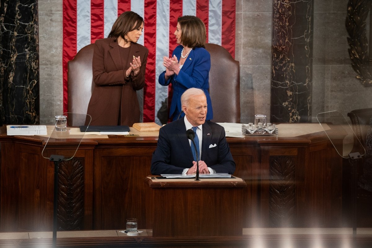 Joe Biden: «Δεν έχει ιδέα ο Putin τι έρχεται» – Η Ρώσια θέλει να διαγράψει την ιστορία μας, λέει ο Zelensky