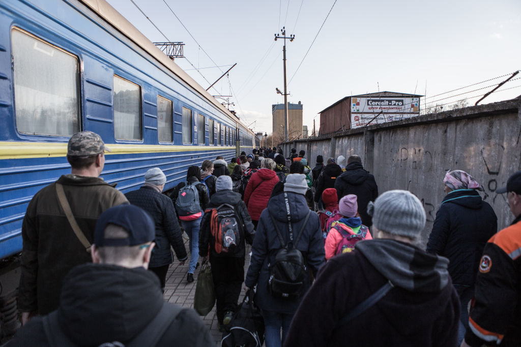 Ουκρανία: 14 εκατομμύρια Oυκρανοί εγκατέλειψαν τα σπίτια τους λόγω πολέμου – Ο μεγαλύτερος εκτοπισμός εδώ και δεκαετίες