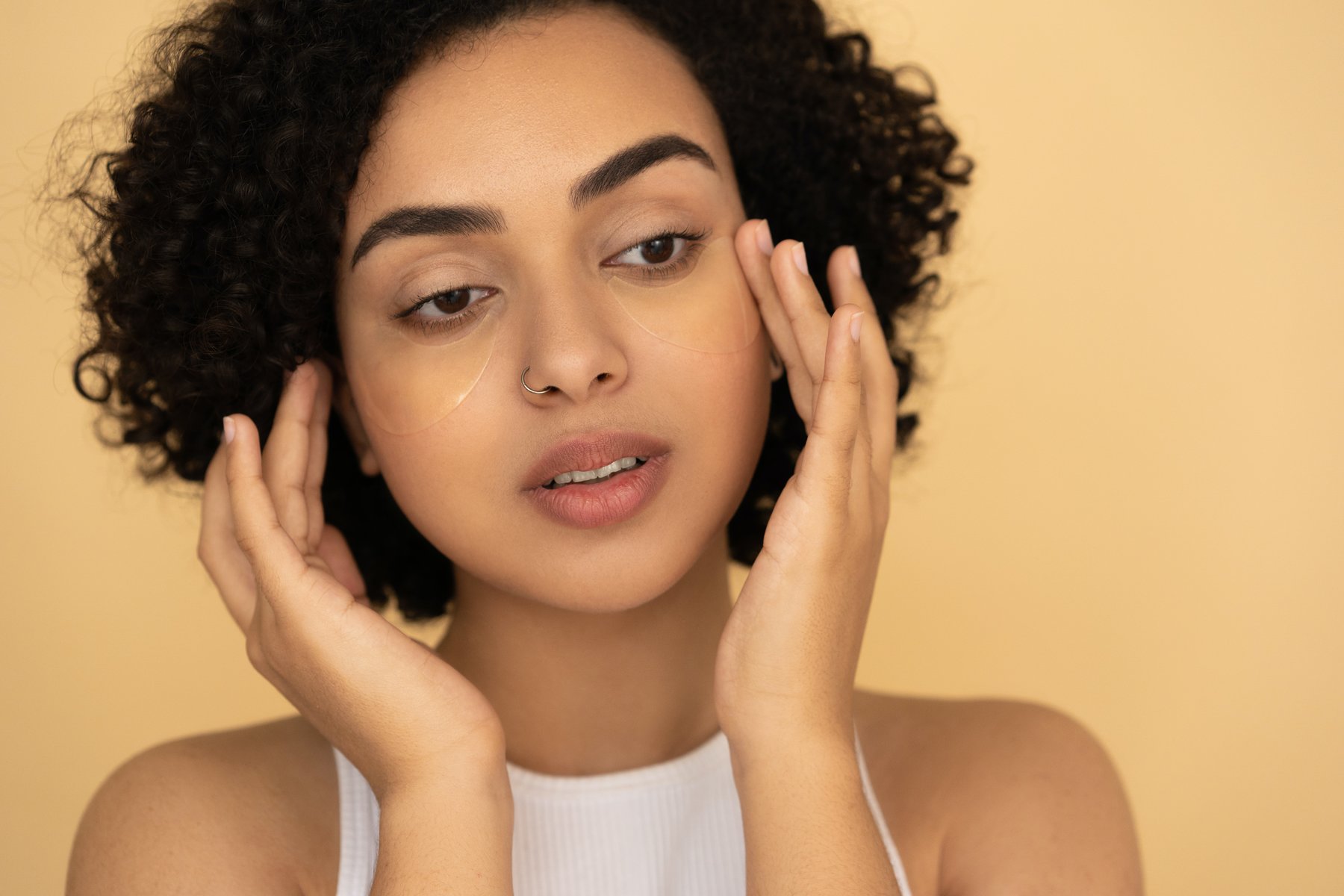 5 skincare tips για ξηρή επιδερμίδα που δεν έχεις ξανά ακούσει