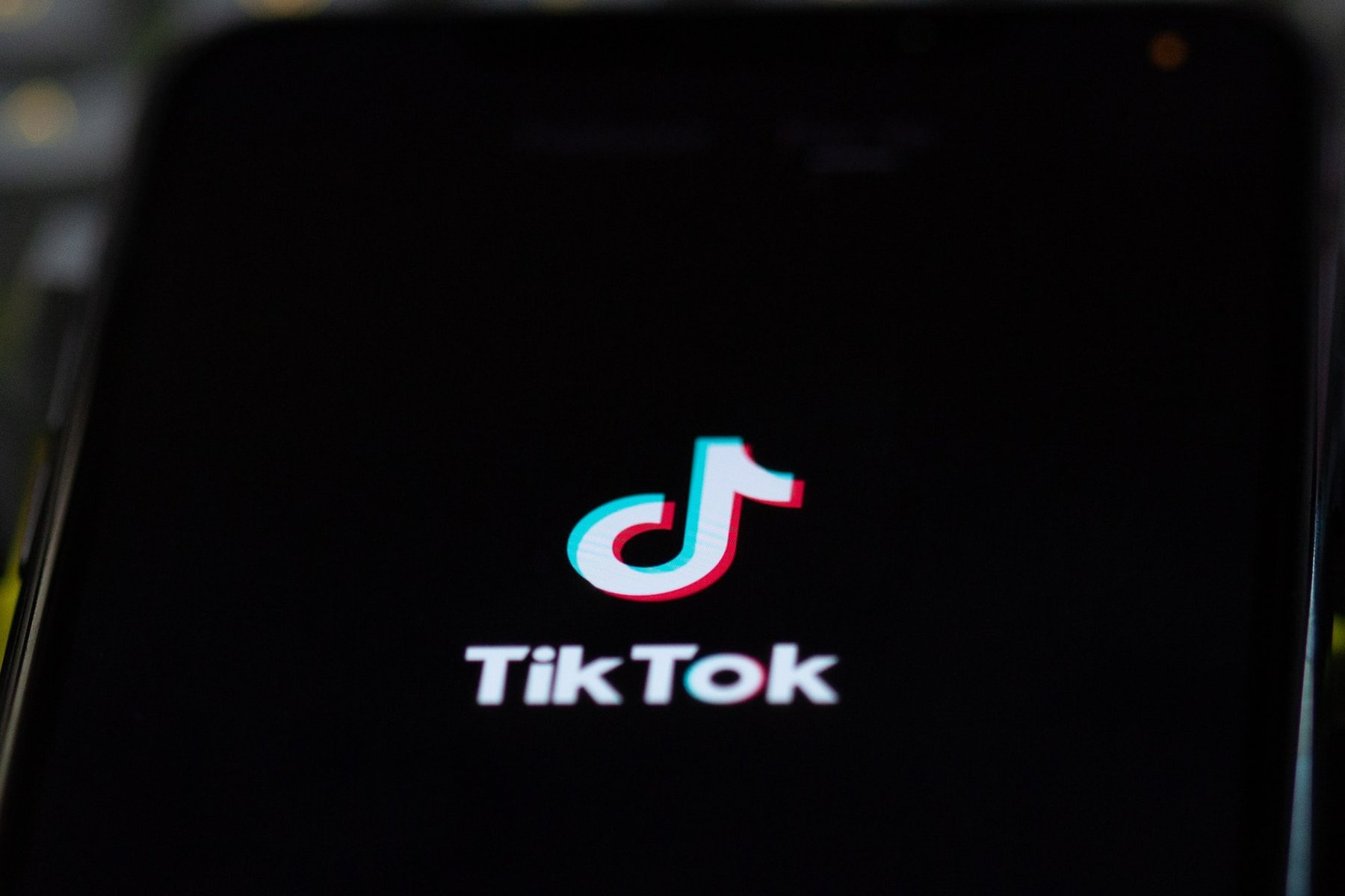 4 προφίλ στο TikTok που δεν θα έπρεπε να υπάρχουν αλλά μας έχουν κολλήσει