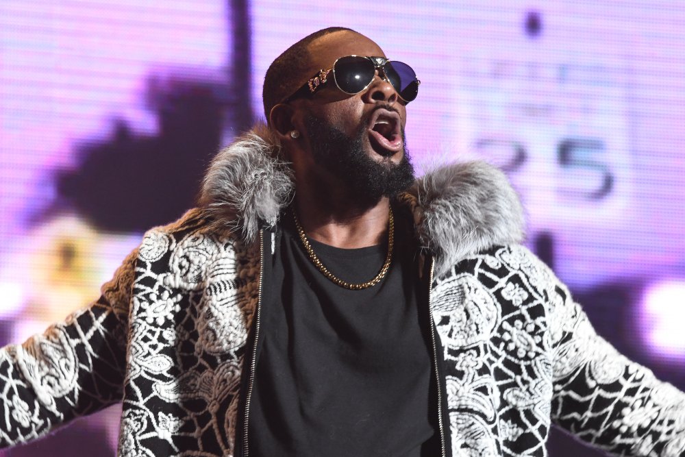 R Kelly: Kαταδικάστηκε σε φυλάκιση 30 ετών για σεξουαλική κακοποίηση