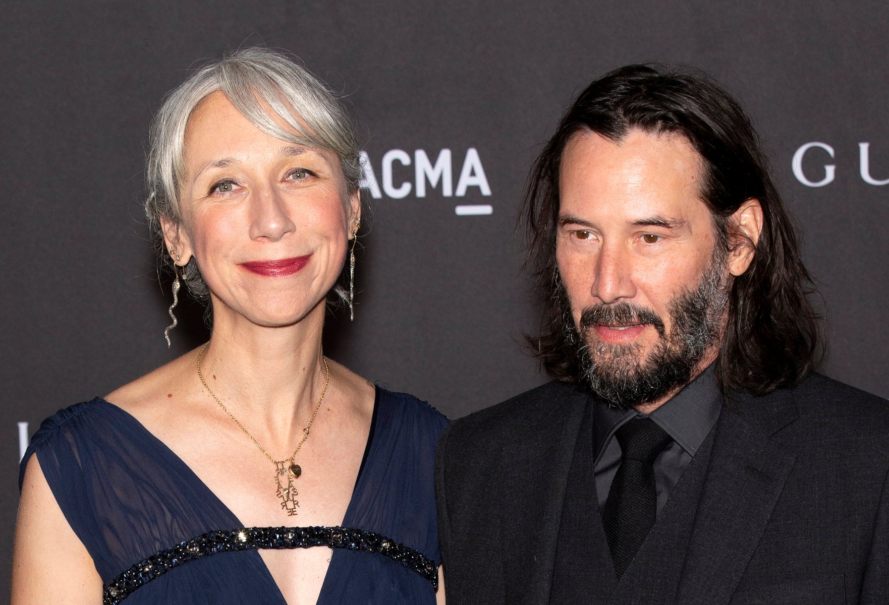 Keanu Reeves: Σπάνια εμφάνιση με την σύντροφό του στο κόκκινο χαλί – Τα κακεντρεχή σχόλια για την ηλικία της