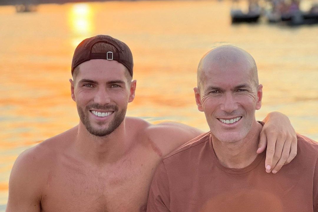 Οι 4 γιοι του Zinedine Zidane είναι ο ένας πιο σέξι από τον άλλον – Η οικογενειακή φωτογραφία που έγινε viral