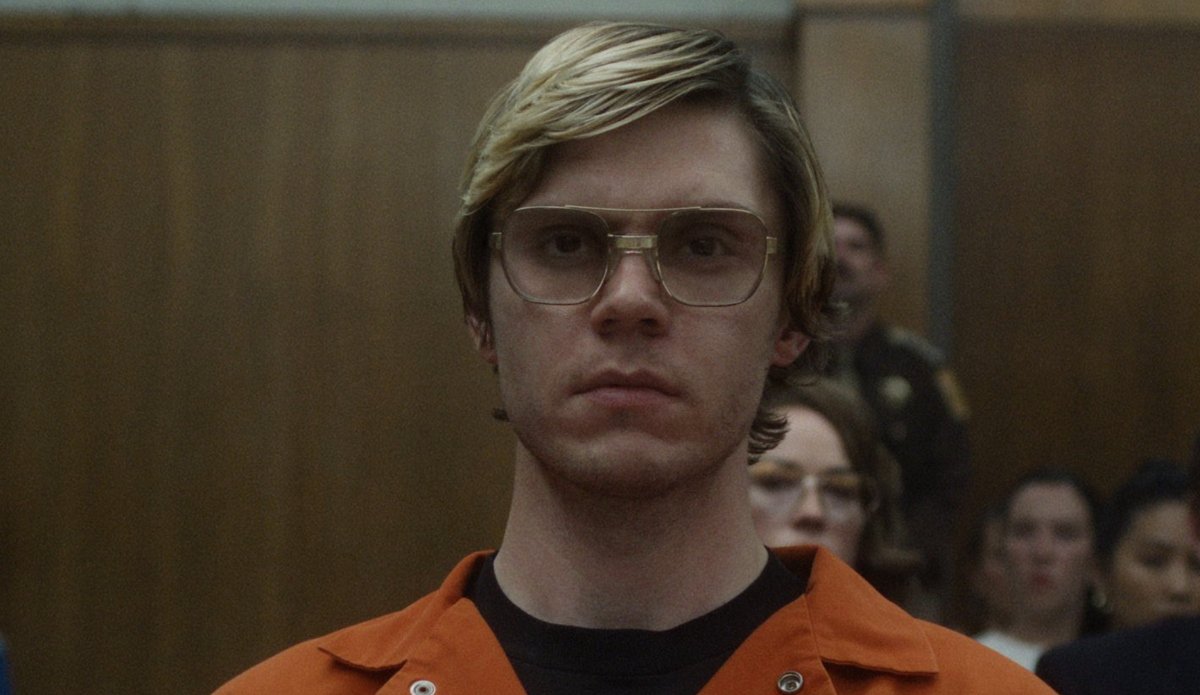 Monster: The Jeffrey Dahmer Story: Η σειρά που μπορεί να μην αντέξεις να δεις μέχρι το τέλος