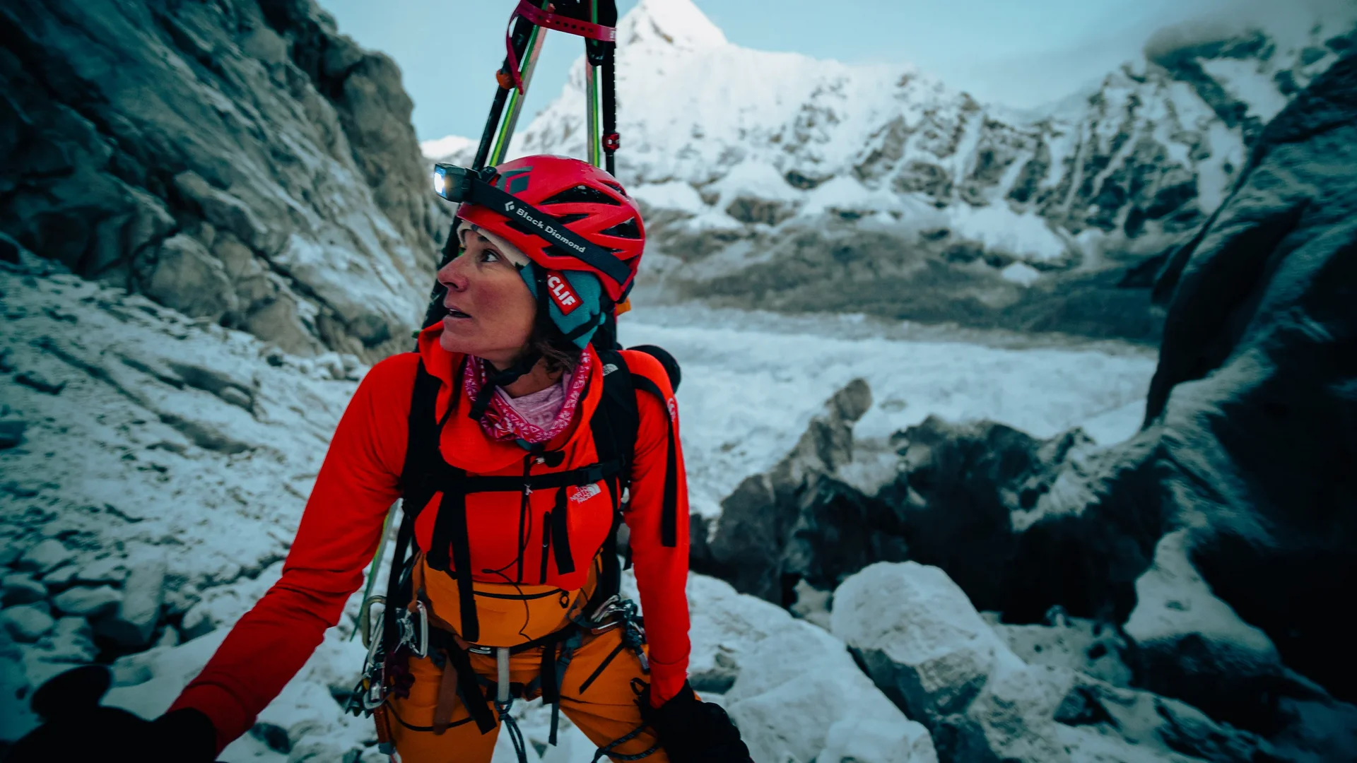 Hilaree Nelson: Χάνεται η ελπίδα για την Αμερικανίδα ορειβάτισσα που αγνοείται –  Έπεσε από την 8η ψηλότερη κορυφή του κόσμου