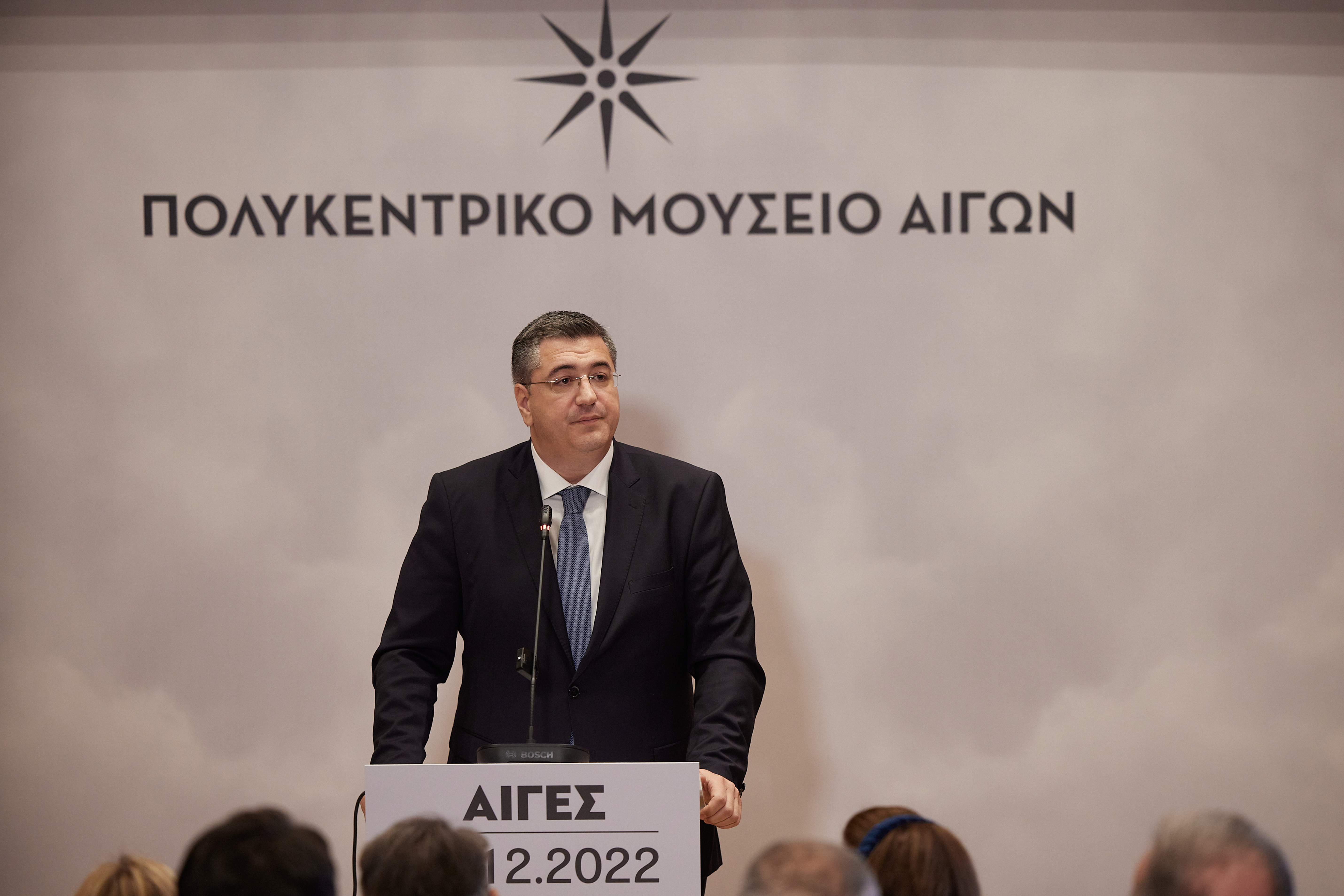 Τζιτζικώστας: 140 εκ. έσοδα από κινηματογραφικές παραγωγές