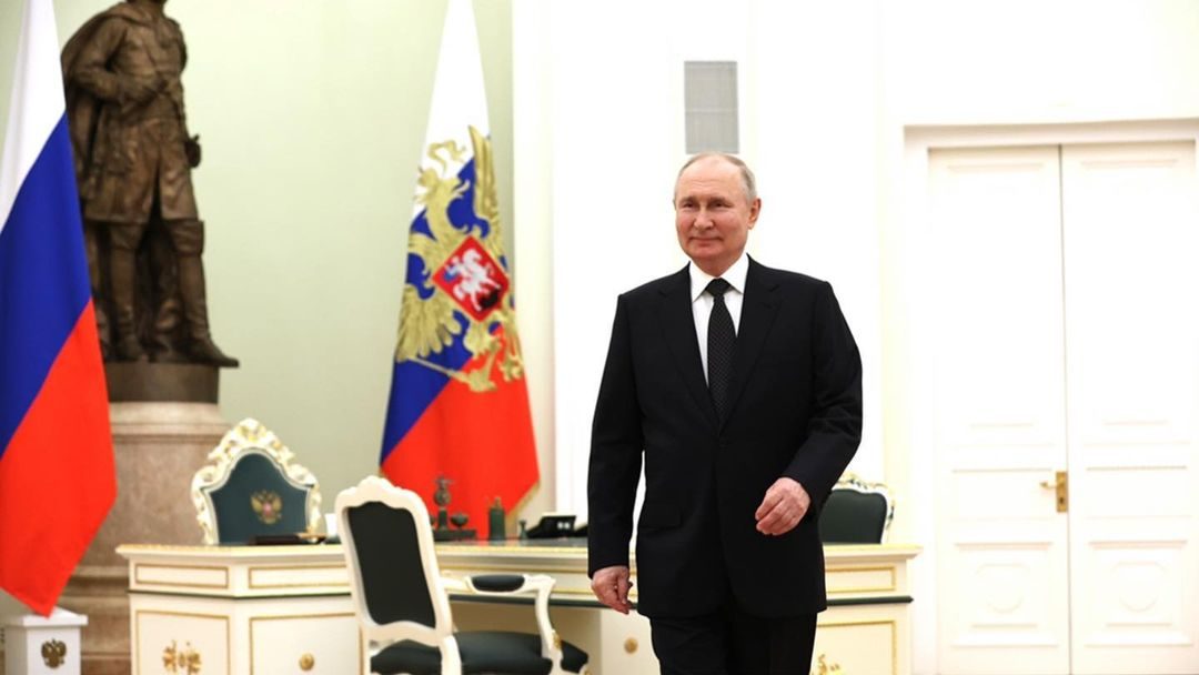 Ο Vladimir Putin στο «απόρθητο κάστρο του», το Κρεμλίνο.