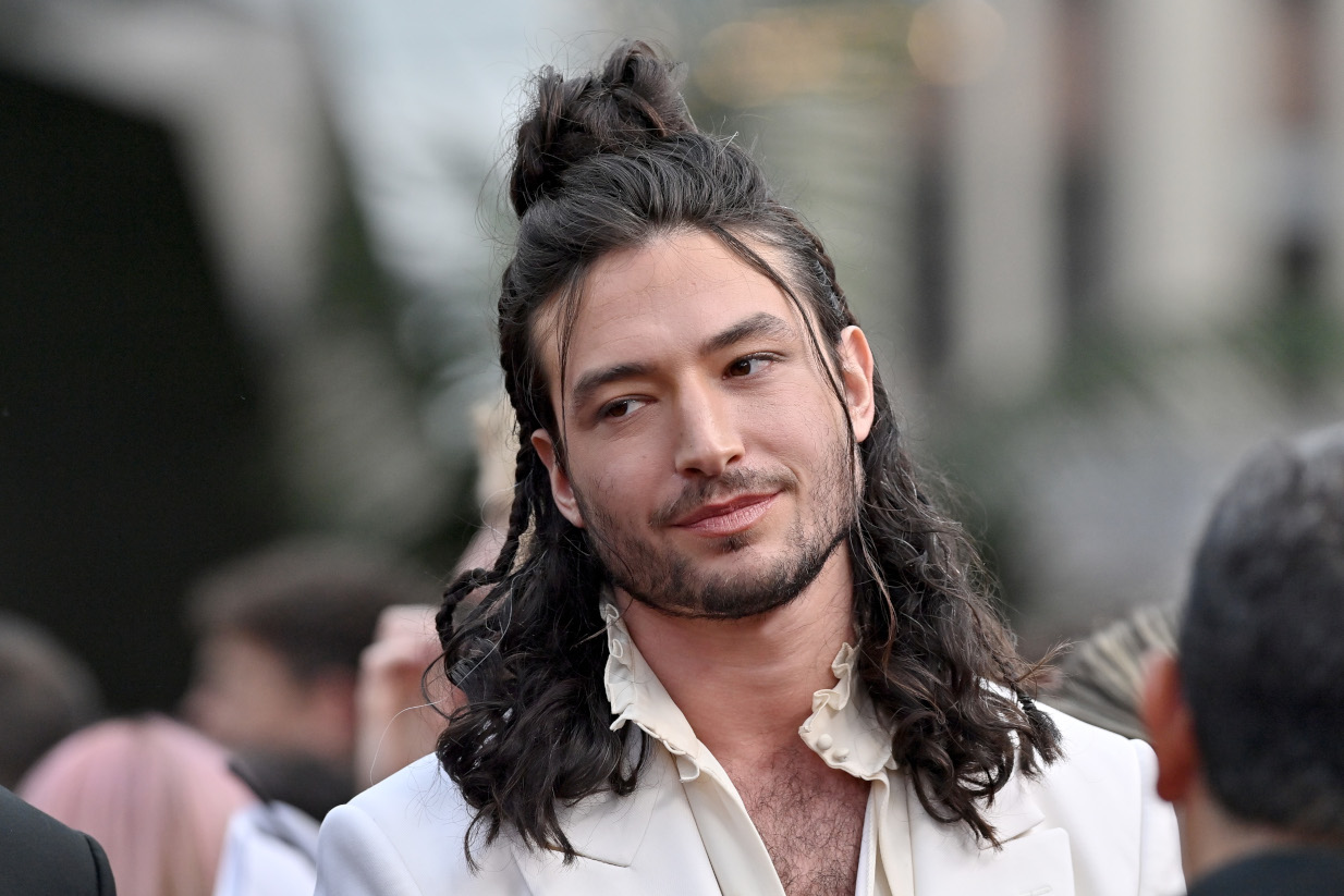 Ezra Miller Flash πρεμιέρα