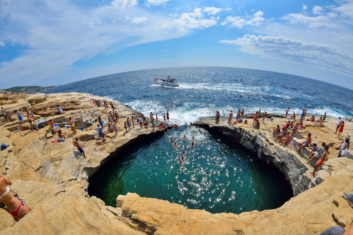 Γκιόλα Θάσος νησί