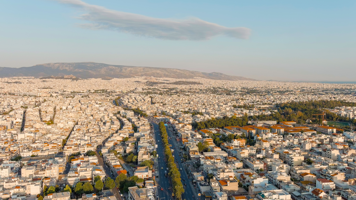 «Απόβαση» ξένων στην αγορά ακινήτων: Σε ποιες περιοχές θα ψάχνουμε ελεύθερο σπίτι με το κυάλι, ποιες χώρες κυριαρχούν