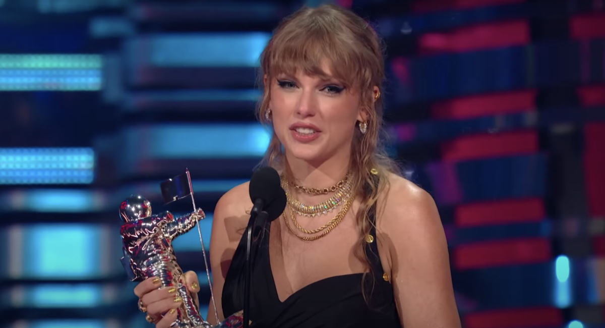 Τα σάρωσε όλα η Τέιλορ Σουίφτ στα VMAs: Κέρδισε 9 βραβεία και έγραψε ιστορία στη διοργάνωση