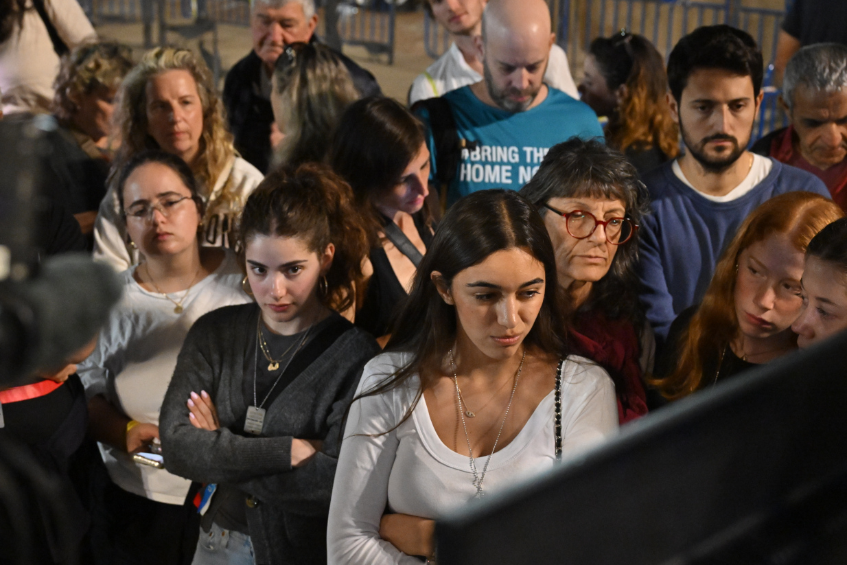 Ισραήλ-Χαμάς: Άρχισε η εκατέρωθεν απελευθέρωση ομήρων – 25 Ισραηλινοί και Ταϊλανδοί από τη μία, 39 Παλαιστίνιοι από την άλλη (pics & vid)