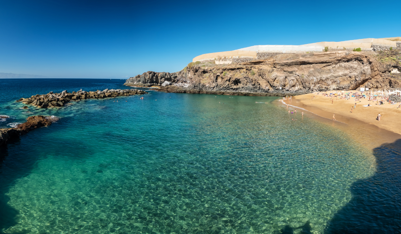 Το νησί στην Ισπανία που σαρώνει κάθε Ιούνιο – Τα 10 must πράγματα να κάνεις