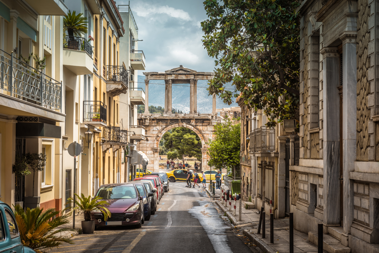 21,3% και 14.000: Οι αμείλικτοι αριθμοί της Airbnb για το κέντρο της Αθήνας – Με το βλέμμα στη Βαρκελώνη