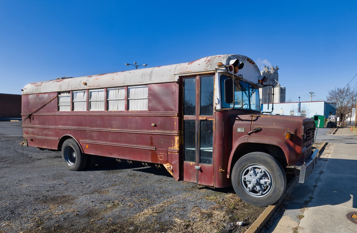Magic Bus: Το γιγαντιαίο λεωφορείο των Hippies που έκανε το ταξίδι Λονδίνο - Καλκούτα