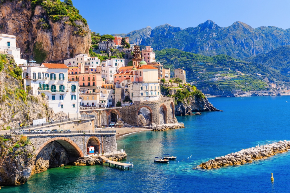 Τα 11 πράγματα που πρέπει να κάνουν όσοι ταξιδεύουν στην Ευρώπη: Island hopping στην Ελλάδα ή roadtrip στην ιταλική ακτογραμμή;