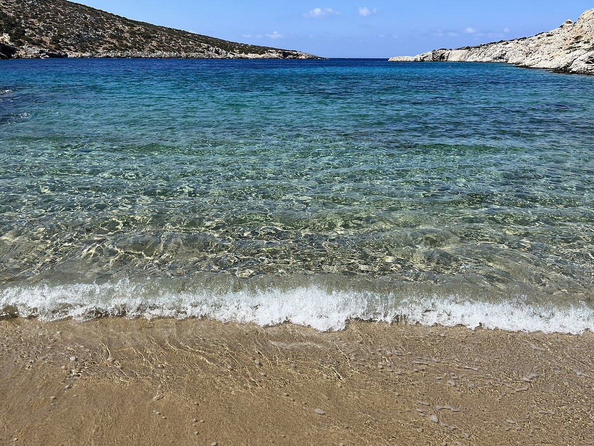 Σχοινούσα: Πού να κολυμπήσεις, πού να φας σε ένα νησί που σου ζητάει μόνο να είσαι ο εαυτός σου 