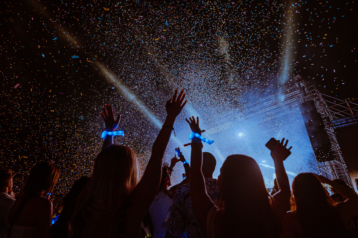 Primer Music Festival: Θες να μάθεις πώς γίνεται το μεγαλύτερο φεστιβάλ ηλεκτρονικής μουσικής στην Ελλάδα;