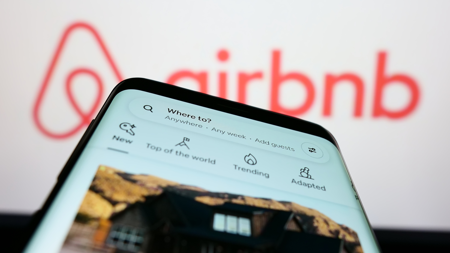 Airbnb: Τέλος όσα γνωρίζαμε – Το 2025 αλλάζουν πολλά στη βραχυχρόνια μίσθωση