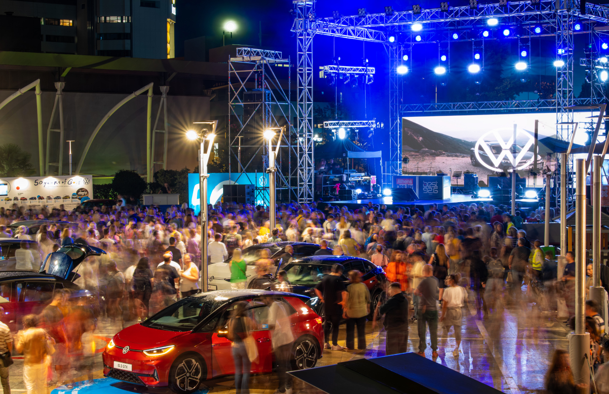 Ολοκληρώθηκε με επιτυχία το Volkswagen Festival για τα 50 χρόνια Golf με ένα iconic live performance του Σάκη Ρουβά