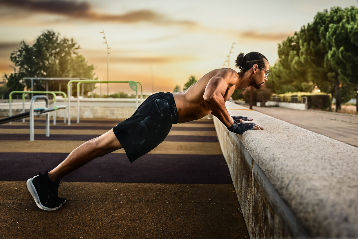 Κάνε έτσι τα push ups και θα δεις μετά πόσο τούμπανα θα είναι τα χέρια σου