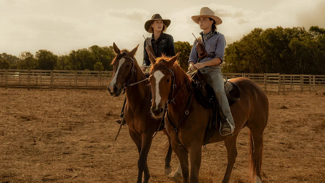 Η νέα σειρά του Netflix είναι ωμή, είναι ένα κράμα Succesion-Yellowstone, αλλά κάτι της λείπει