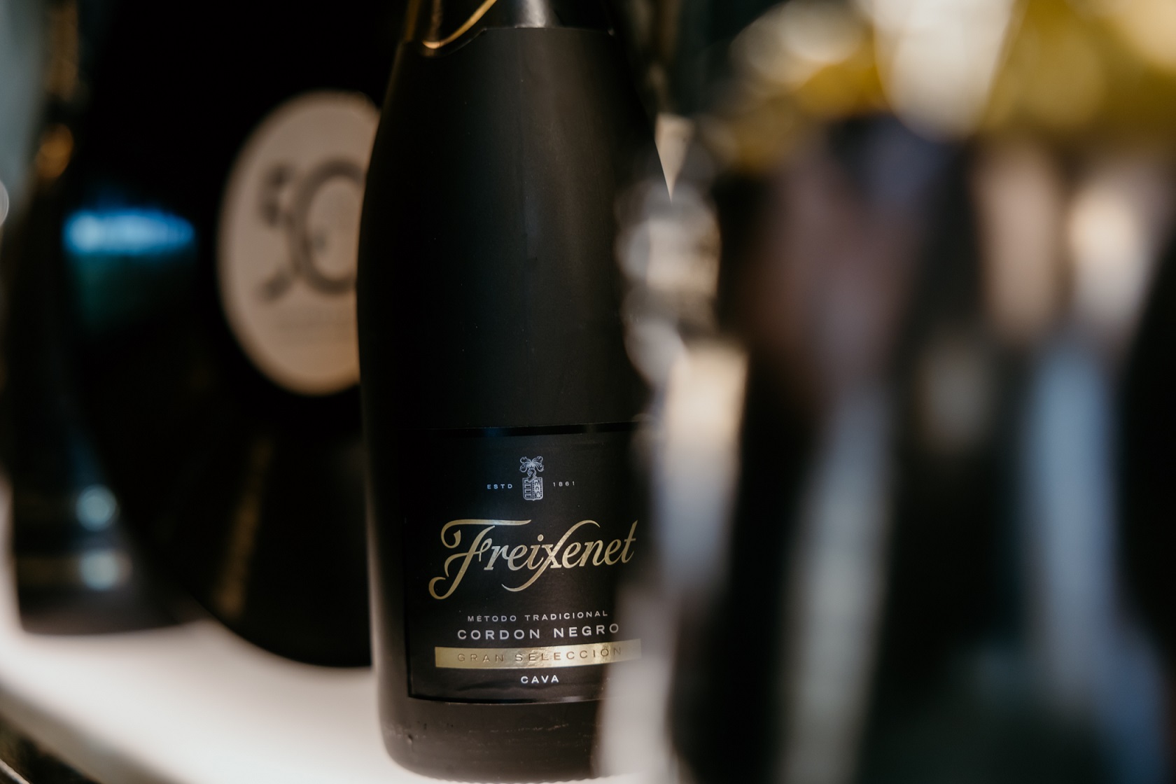 Freixenet Cordon Negro: 50 χρόνια κομψότητας για έναν από τους πιο εμβληματικούς αφρώδεις οίνους