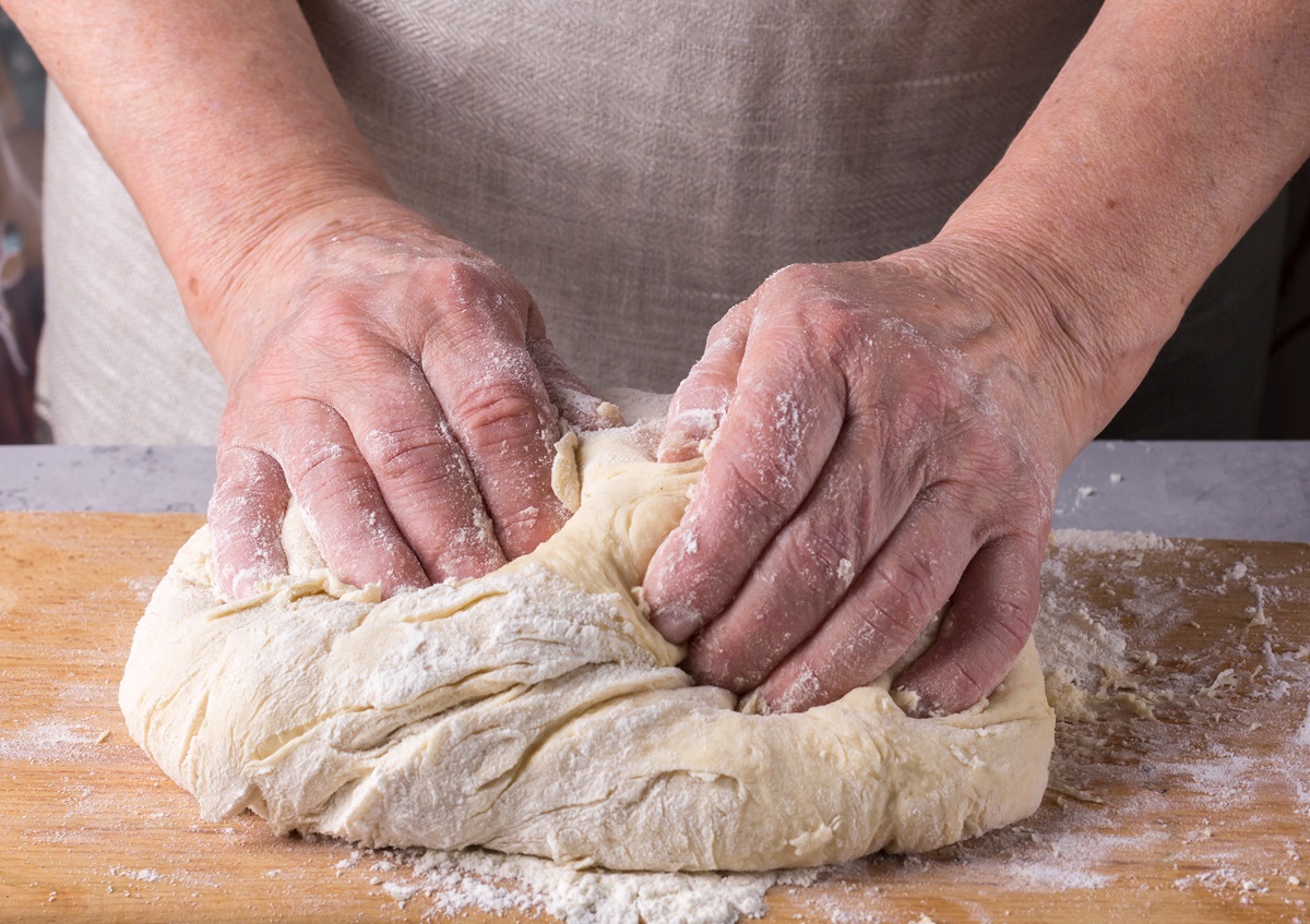 Η Grandma πίτσα είναι ένας τραγανιστός πειρασμός