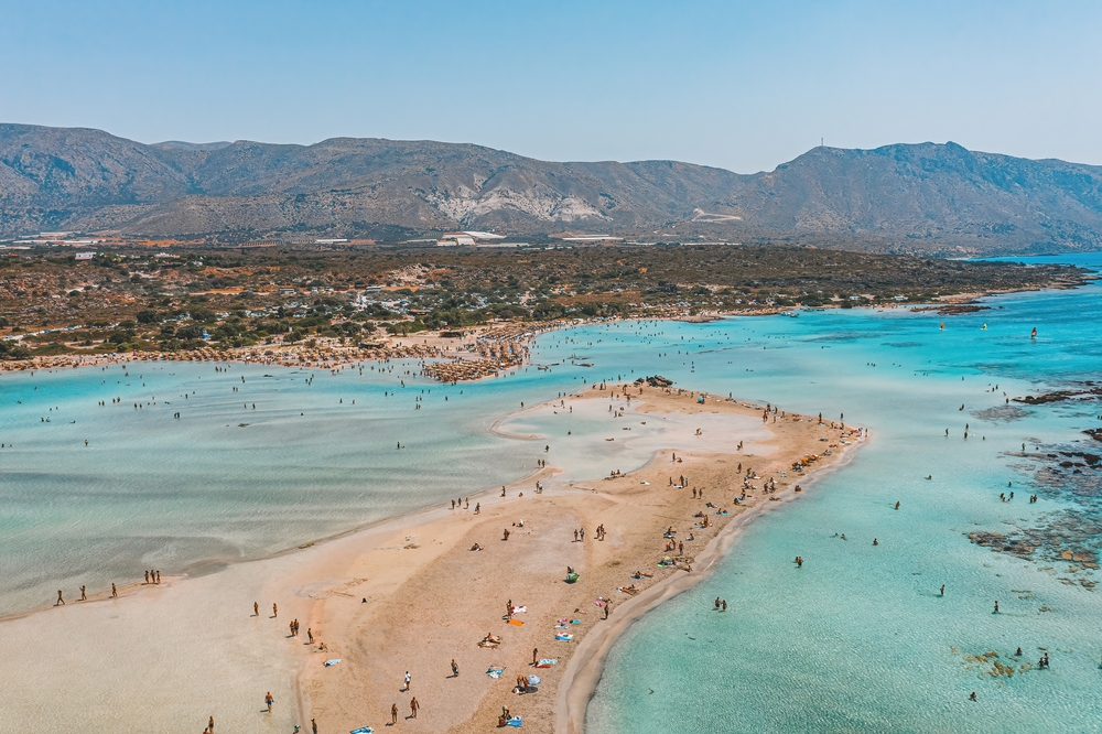 Η πιο «χαρούμενη» παραλία στην Ελλάδα - Ναι, κι εμείς δεν καταλαβαίνουμε πώς μια παραλία είναι χαρούμενη